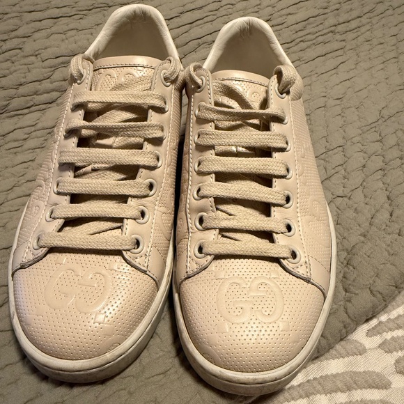 WOMEN'S GG EMBOSSED ACE SNEAKER - Picture 1 of 5